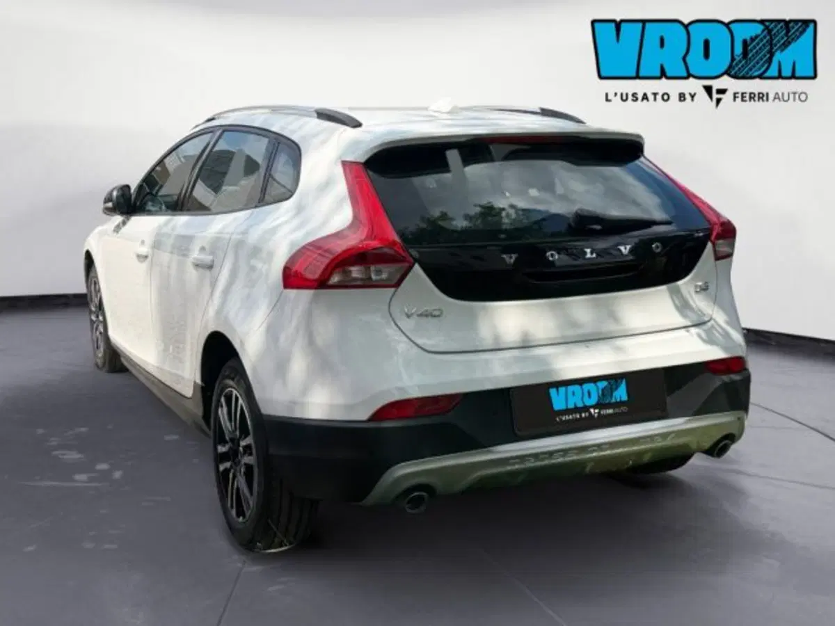 Volvo V40 Cross Country usata a Udine (7)