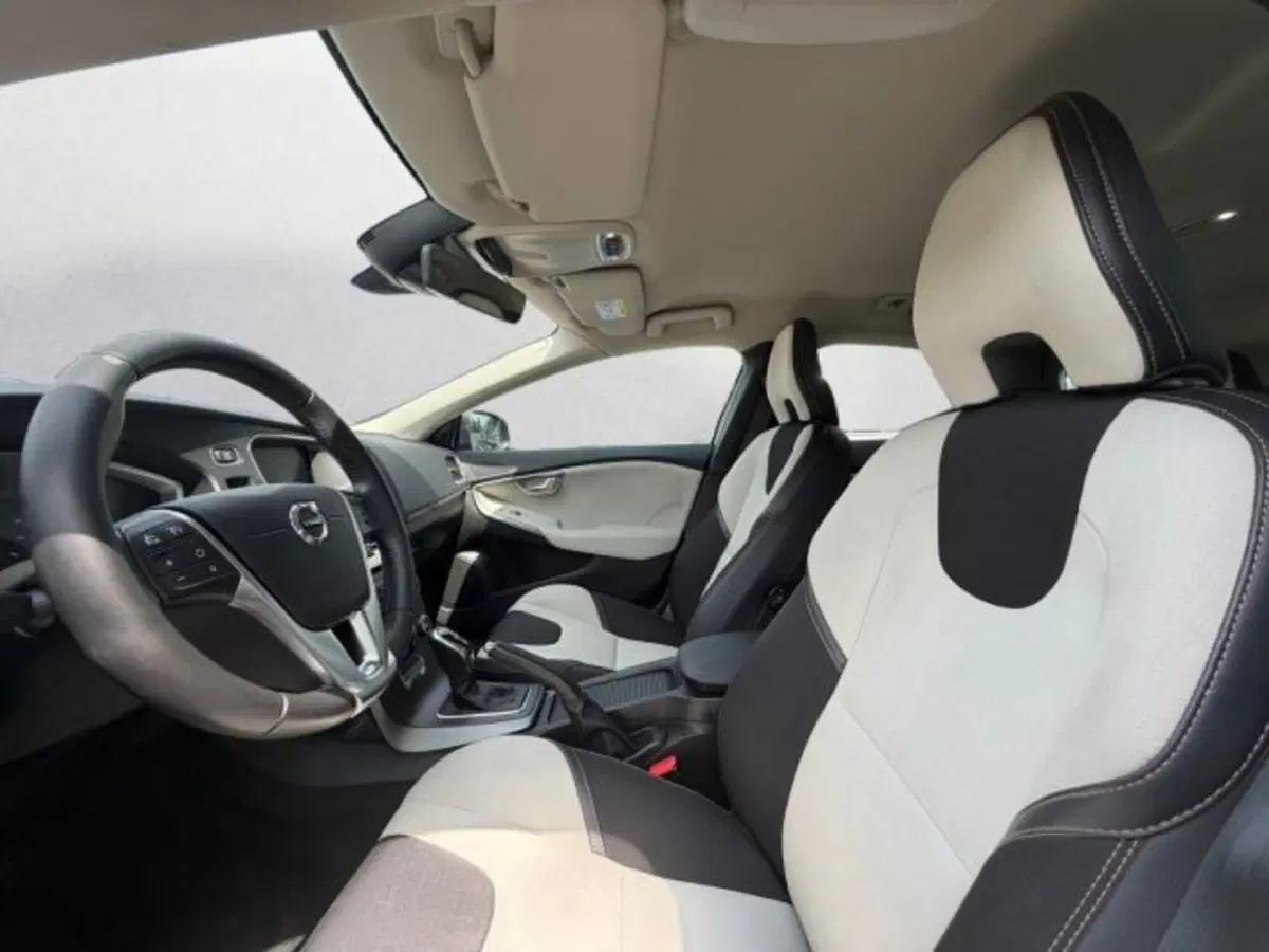 Volvo V40 Cross Country usata a Udine (8)