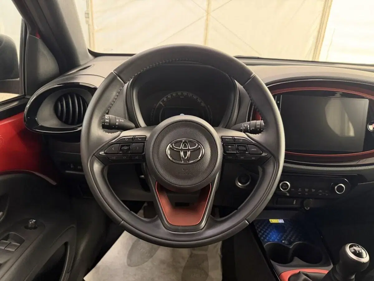 Toyota Aygo X usata a Monza e Brianza (8)
