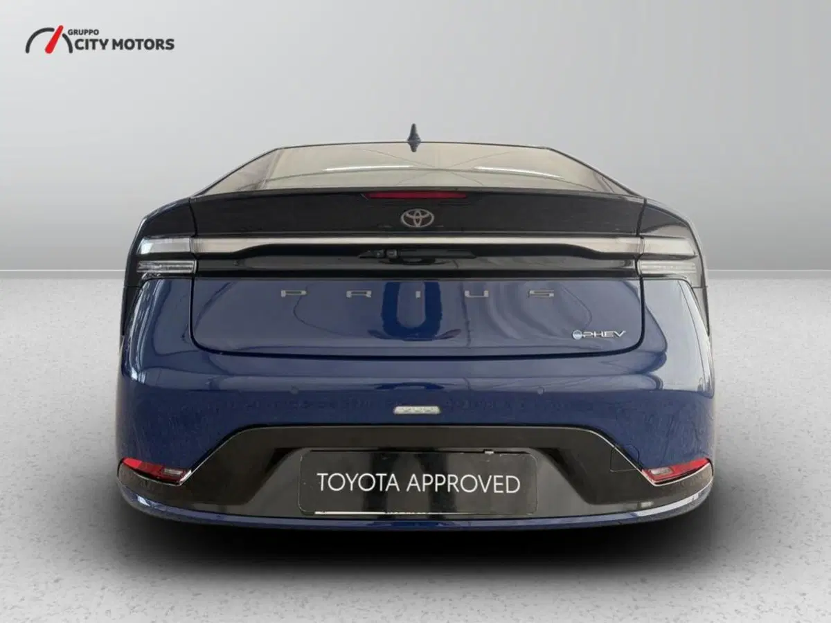 Toyota Prius Plug-in usata a Monza e Brianza (5)