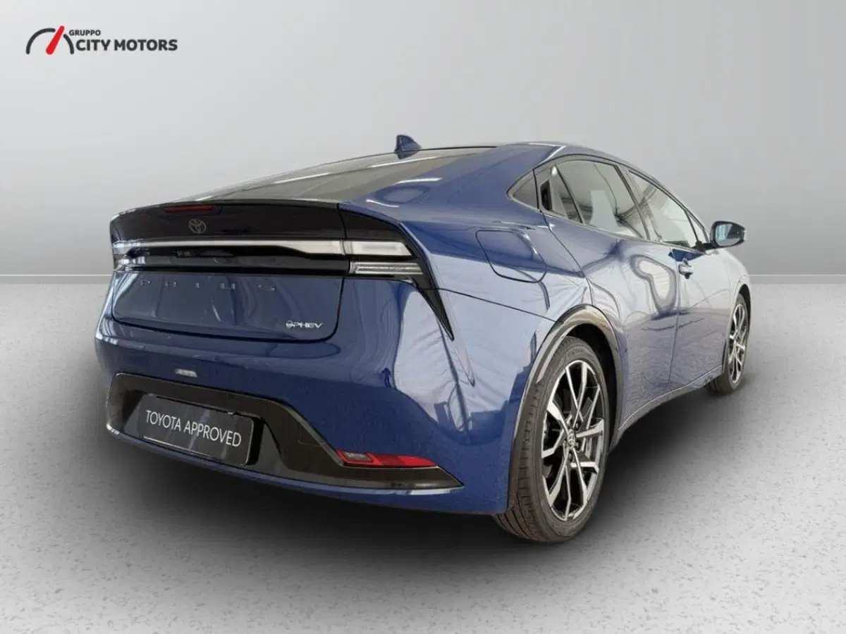 Toyota Prius Plug-in usata a Monza e Brianza (6)