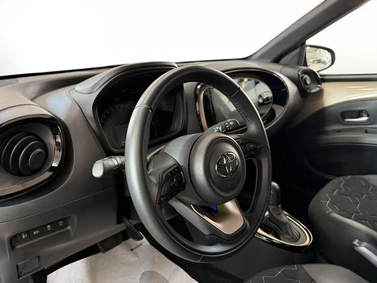 Toyota Aygo X usata a Monza e Brianza (12)