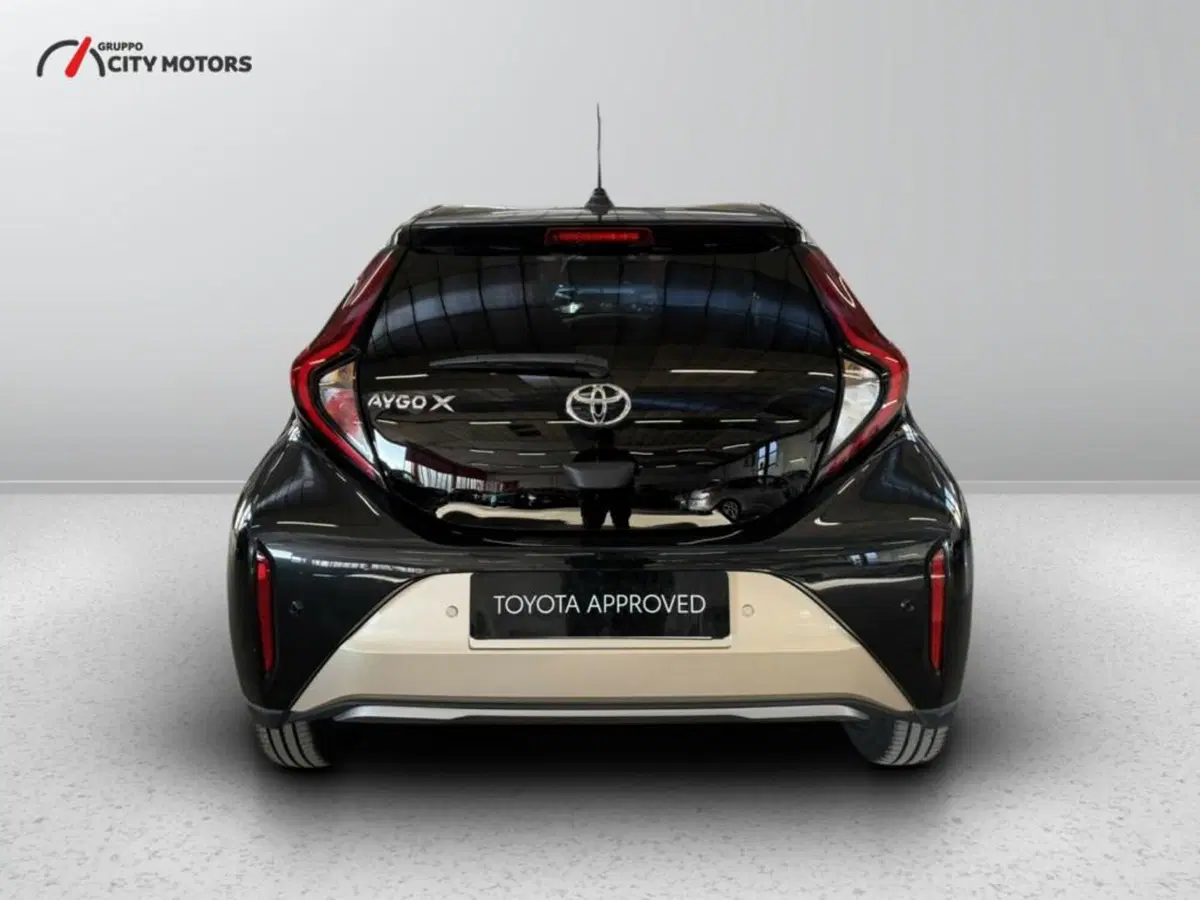 Toyota Aygo X usata a Monza e Brianza (6)