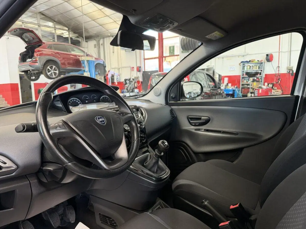 Lancia Ypsilon usata a Monza e Brianza (11)