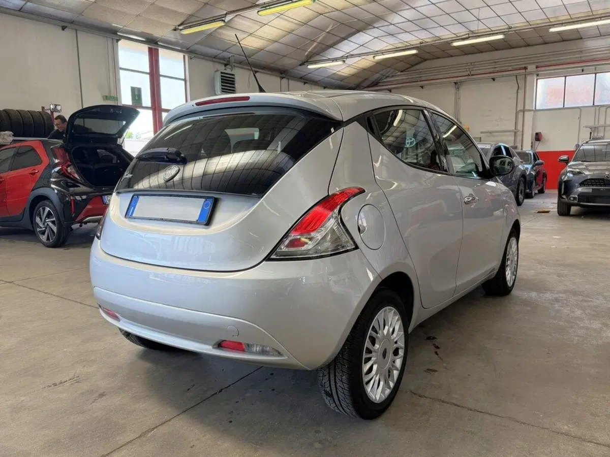 Lancia Ypsilon usata a Monza e Brianza (6)