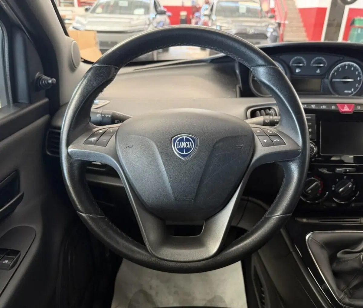 Lancia Ypsilon usata a Monza e Brianza (7)