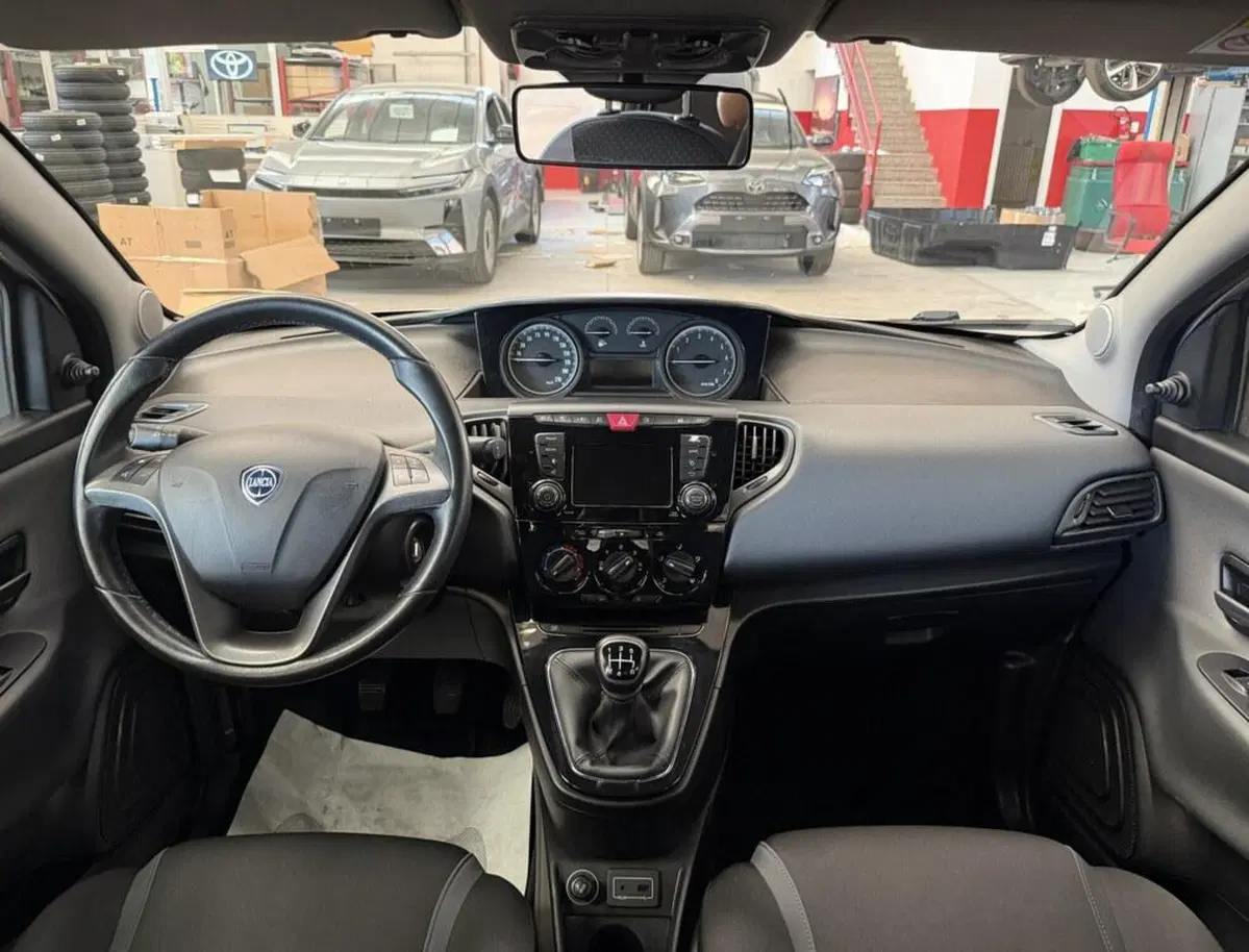 Lancia Ypsilon usata a Monza e Brianza (8)