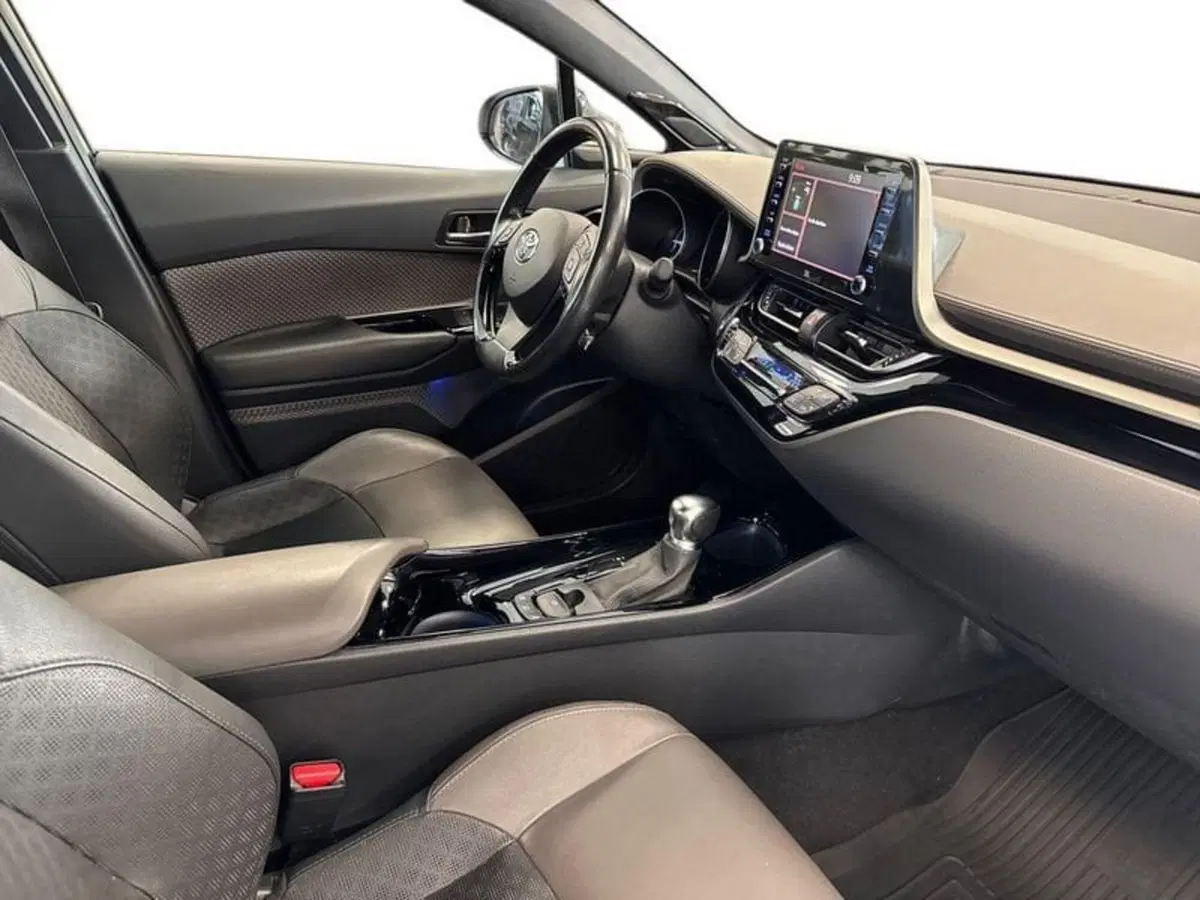 Toyota Toyota C-HR usata a Prato (12)