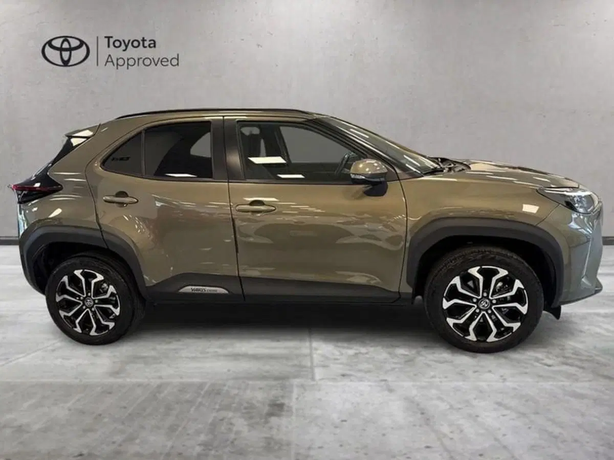 Toyota Yaris Cross usata a Prato (5)