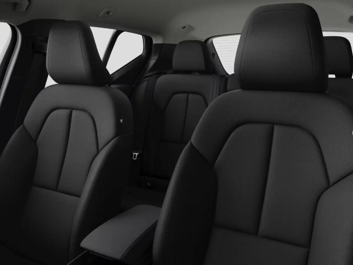 Volvo XC40 nuova a Napoli (6)