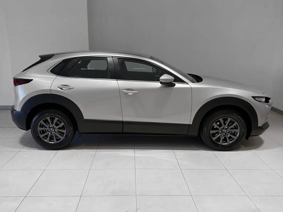 Mazda CX-30 nuova a Napoli (3)