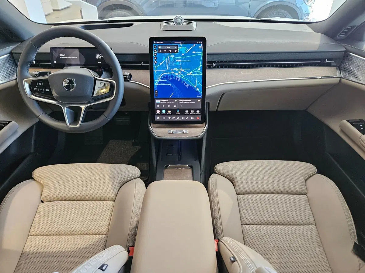 Volvo ES90 nuova a Napoli (5)