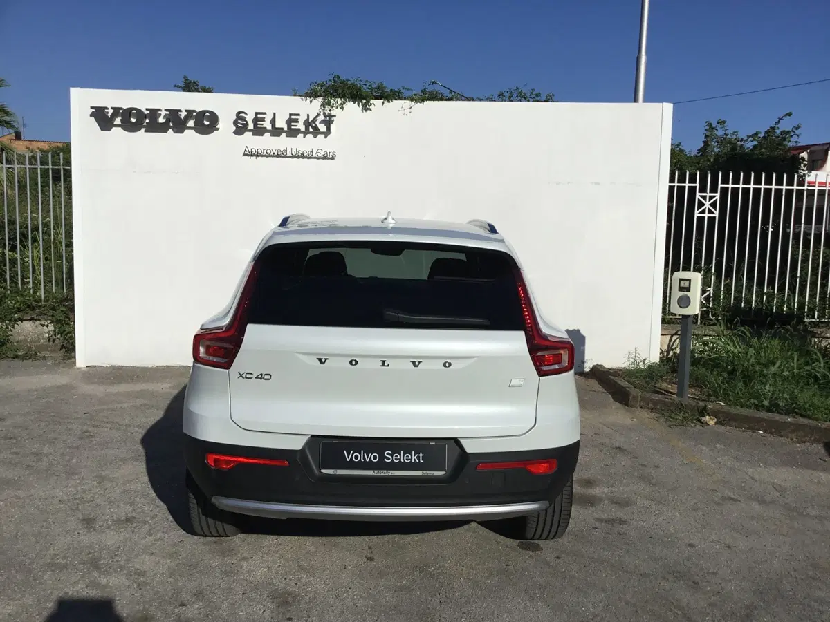 Volvo XC40 usata a Napoli (6)