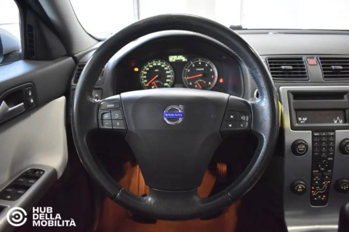 Volvo S40 usata a Perugia (9)