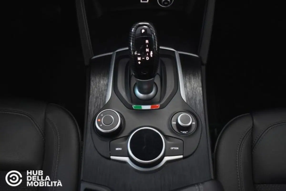 Alfa Romeo Stelvio usata a Perugia (12)