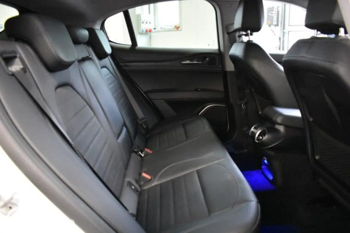 Alfa Romeo Stelvio usata a Perugia (19)