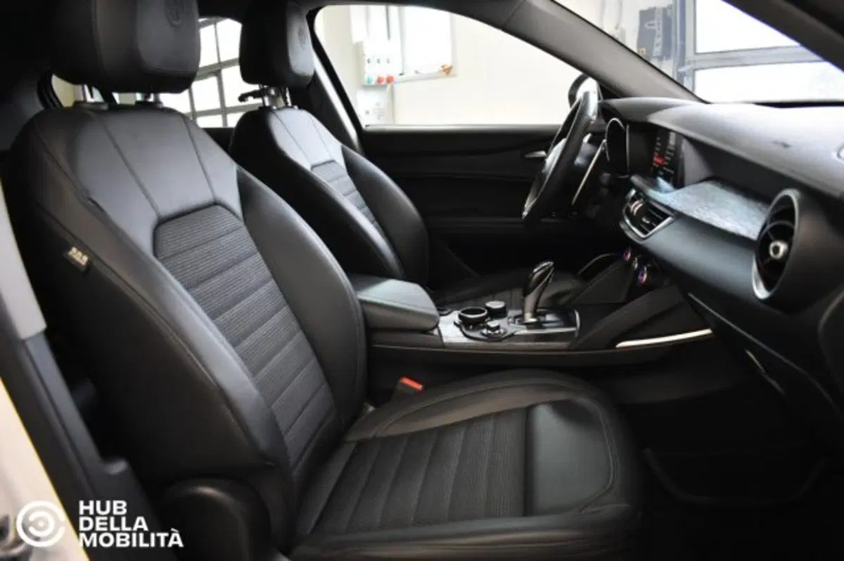 Alfa Romeo Stelvio usata a Perugia (20)