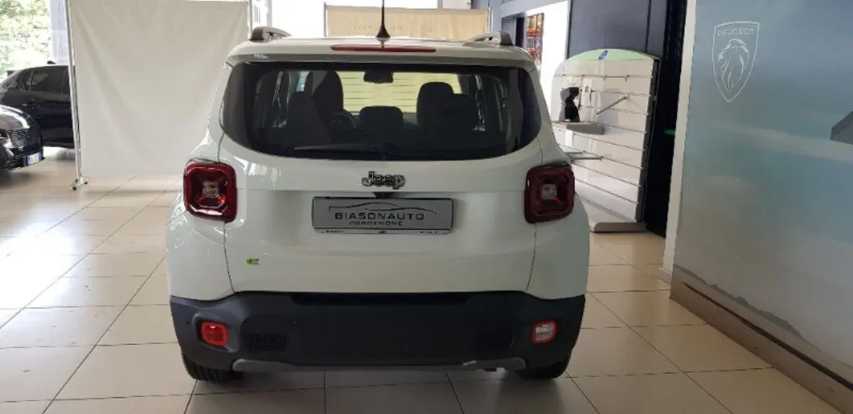 Jeep Renegade nuova a Pordenone (5)