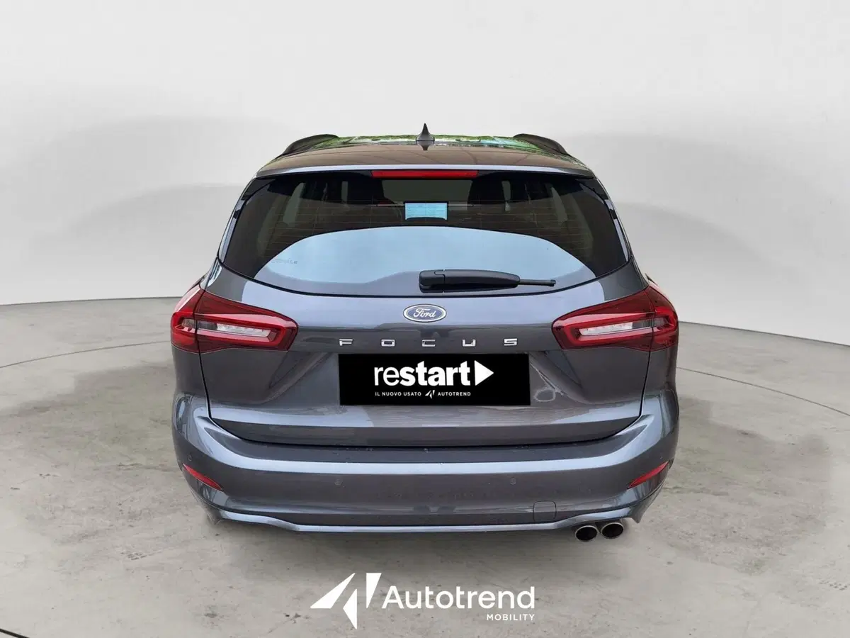 Ford Focus Station Wagon usata a Bari (4)