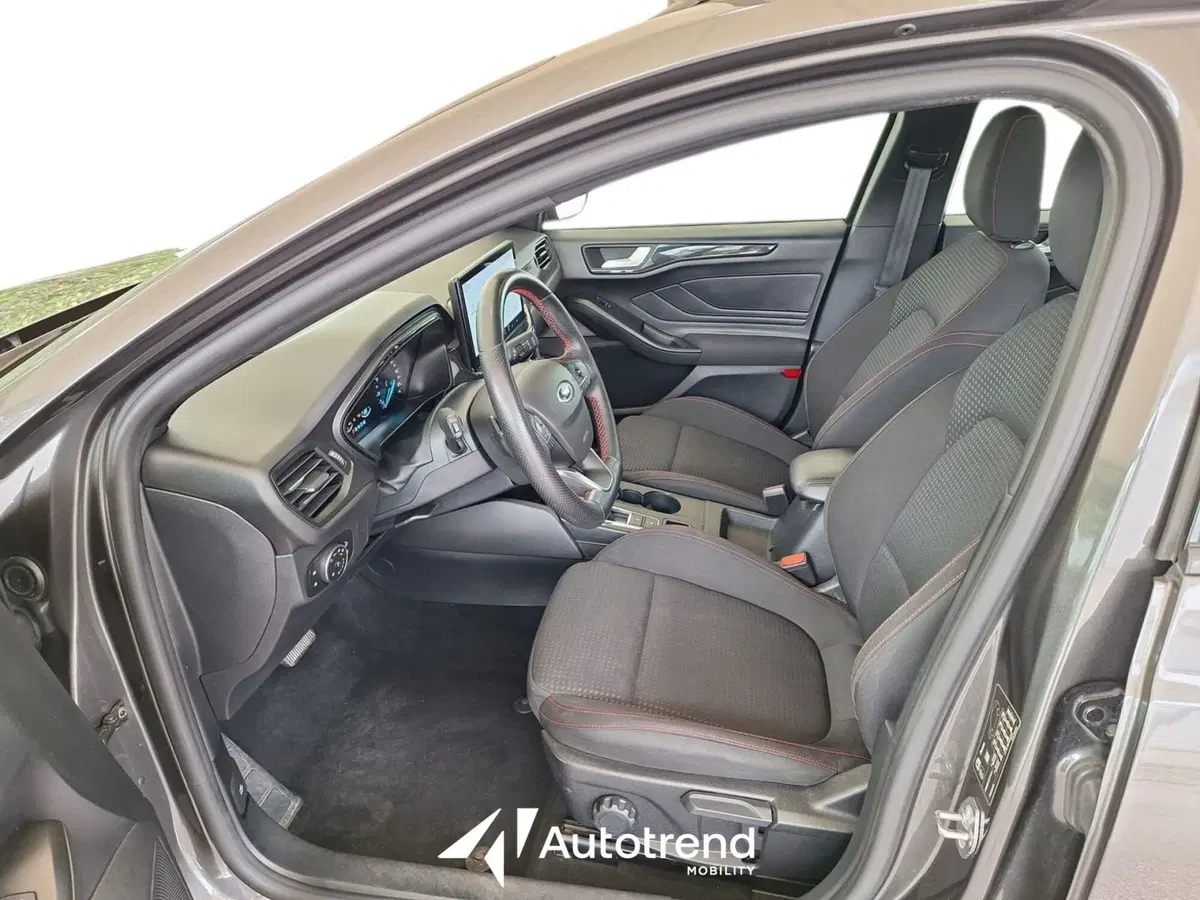 Ford Focus Station Wagon usata a Bari (6)