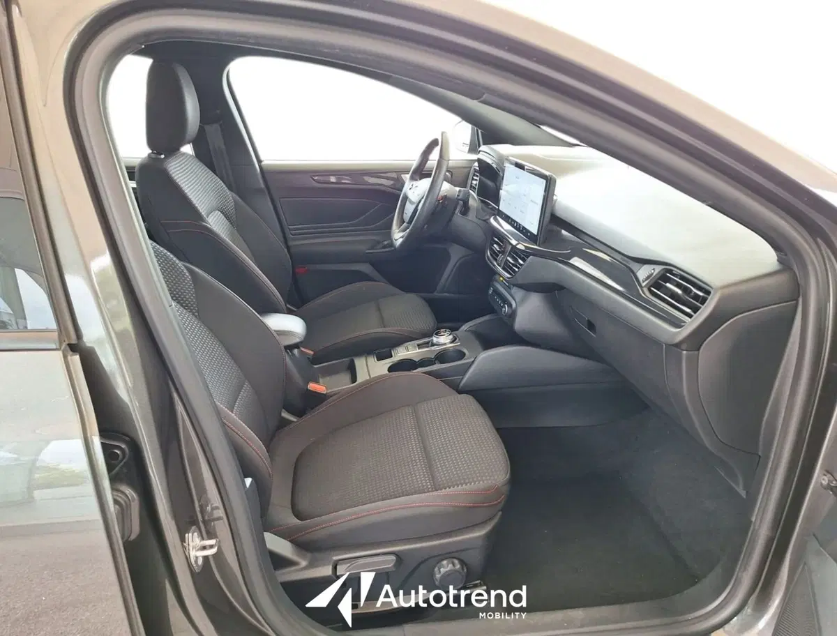 Ford Focus Station Wagon usata a Bari (7)