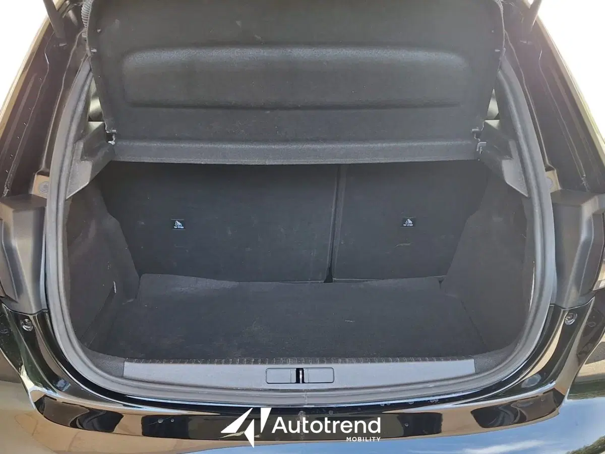Peugeot 208 usata a Bari (14)
