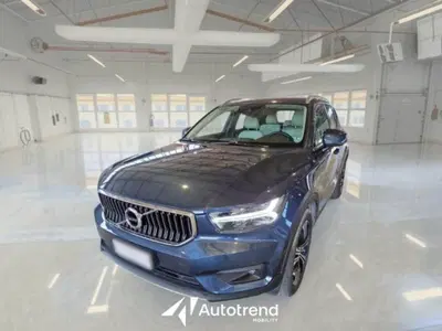 Volvo XC40 T4 Recharge Plug-in Hybrid Inscription del 2021 usata a Bari
