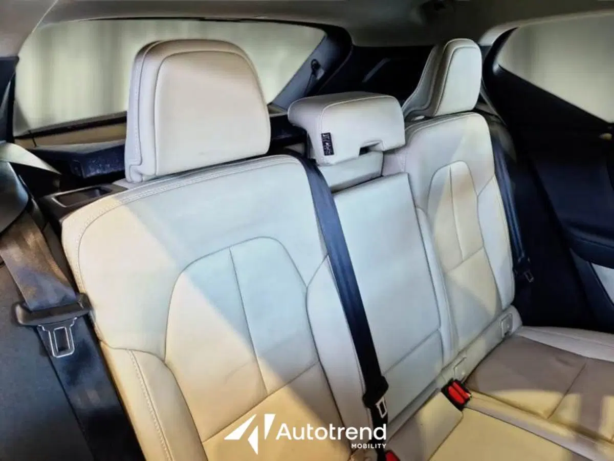 Volvo XC40 usata a Bari (10)