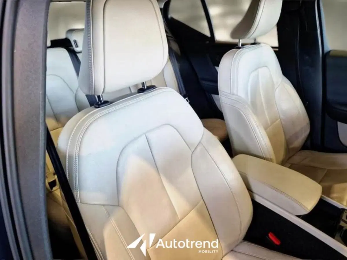 Volvo XC40 usata a Bari (7)