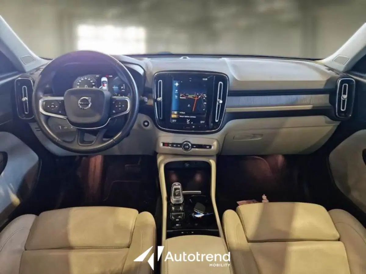 Volvo XC40 usata a Bari (8)