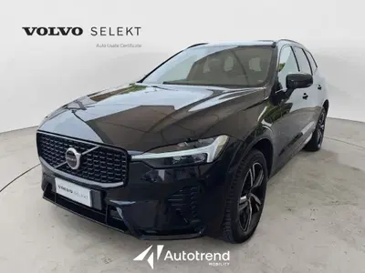 Volvo XC60 B4 automatico Core del 2022 usata a Bari