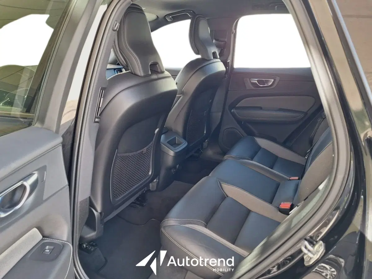 Volvo XC60 usata a Bari (14)