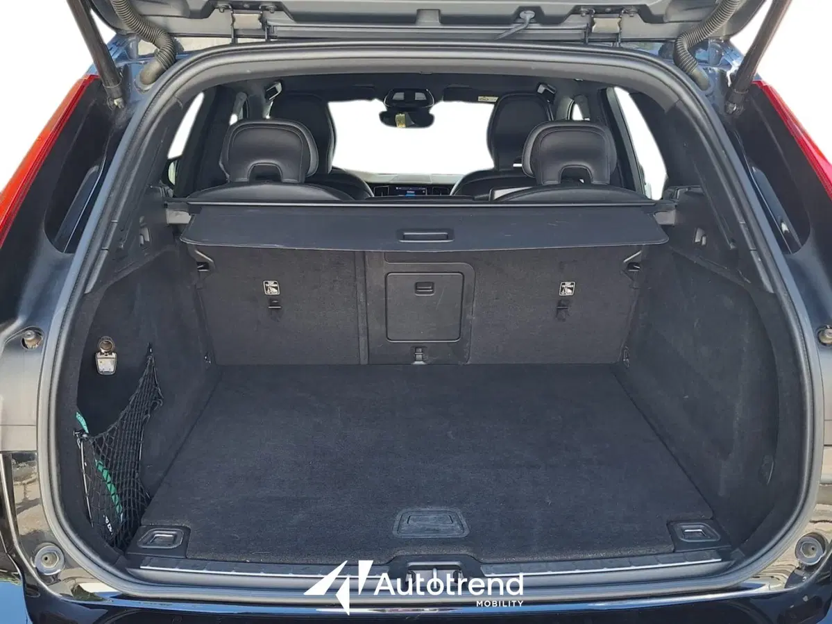 Volvo XC60 usata a Bari (15)