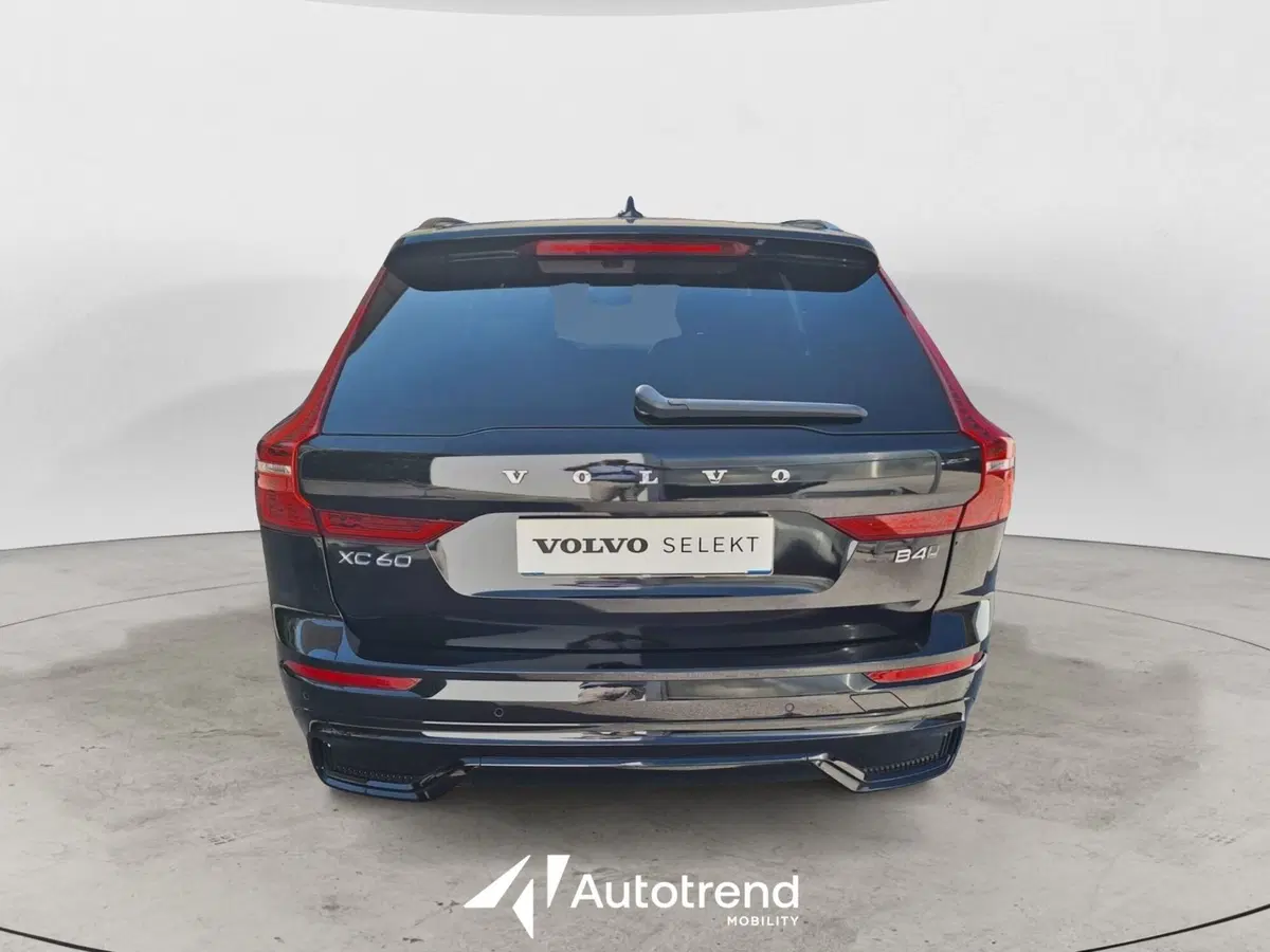 Volvo XC60 usata a Bari (4)
