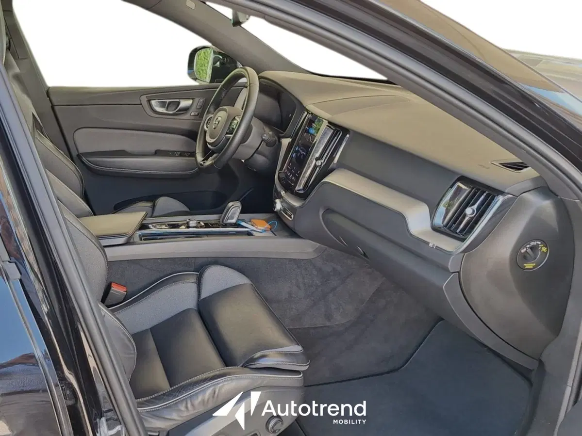 Volvo XC60 usata a Bari (7)
