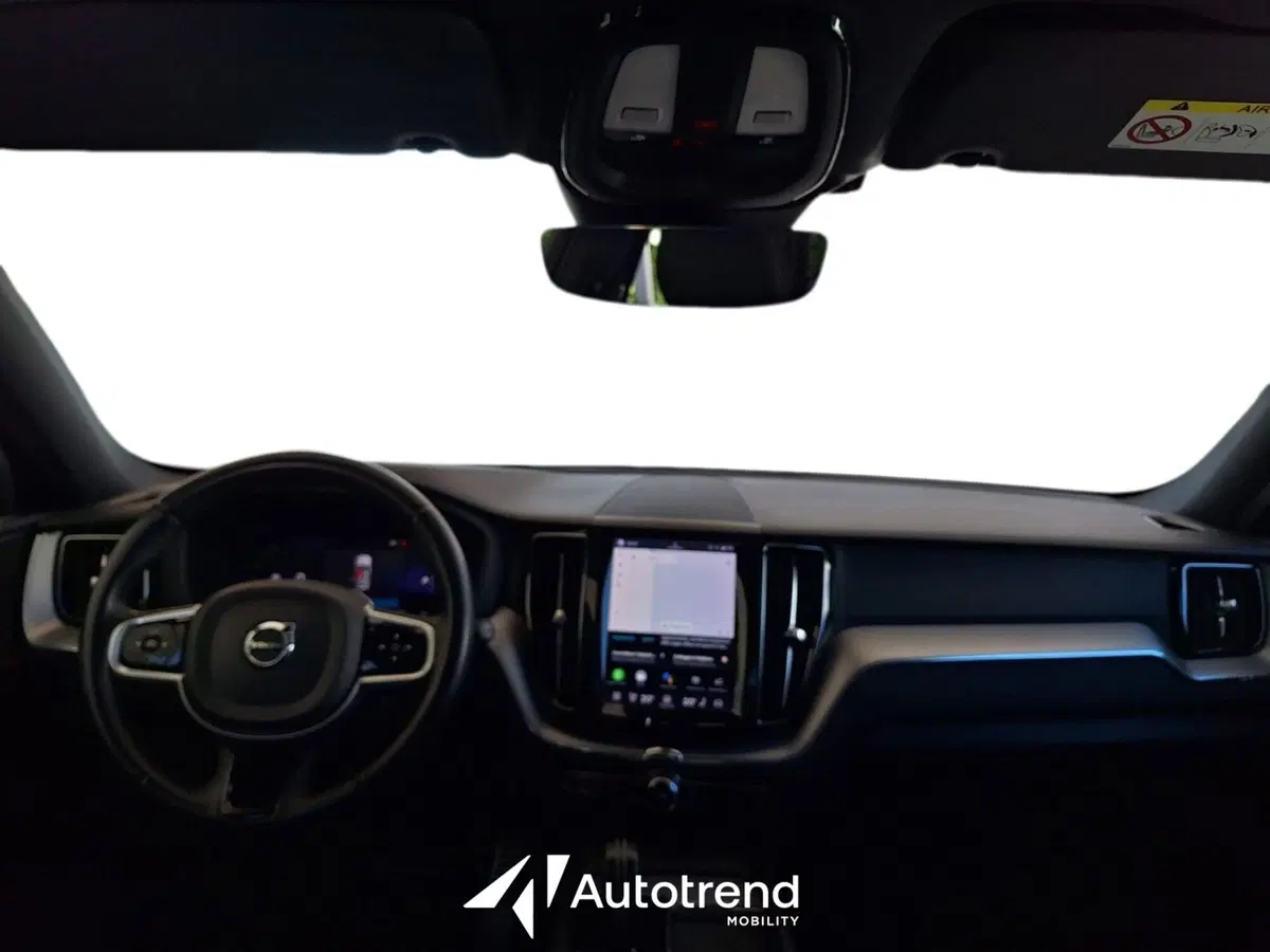 Volvo XC60 usata a Bari (8)