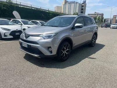 Toyota Rav4 D-4D 2WD Style del 2017 usata a Piacenza