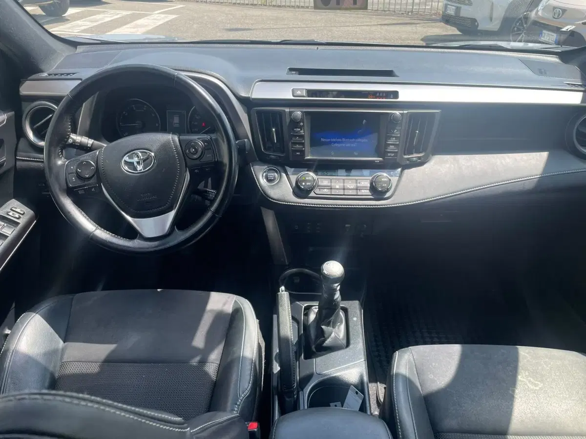 Toyota Rav4 usata a Piacenza (14)