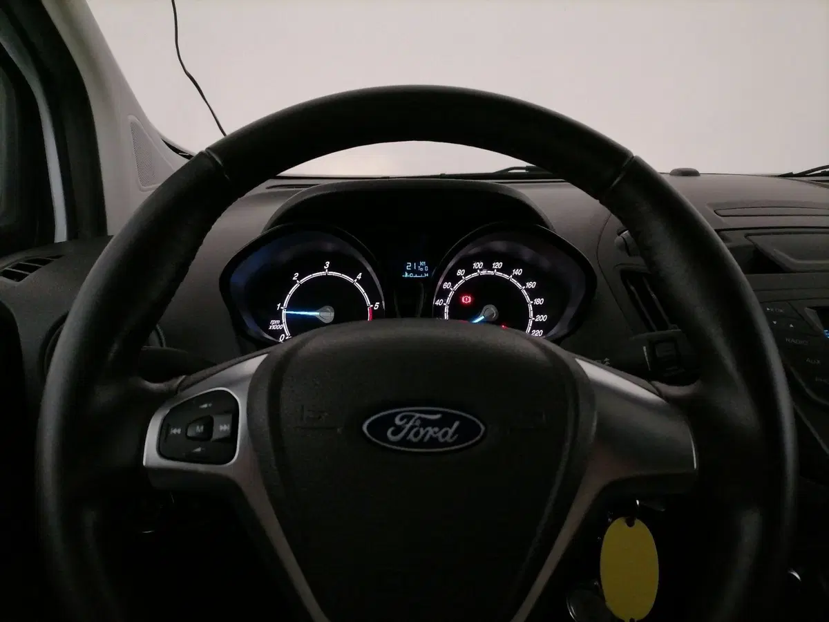 Ford Transit Courier usata a Roma (18)