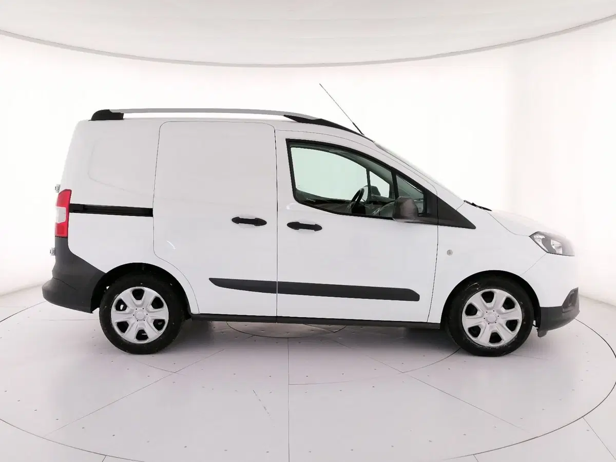 Ford Transit Courier usata a Roma (3)