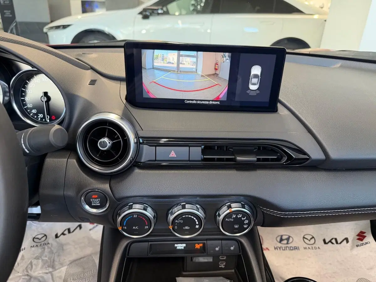Mazda MX-5 nuova a Napoli (15)