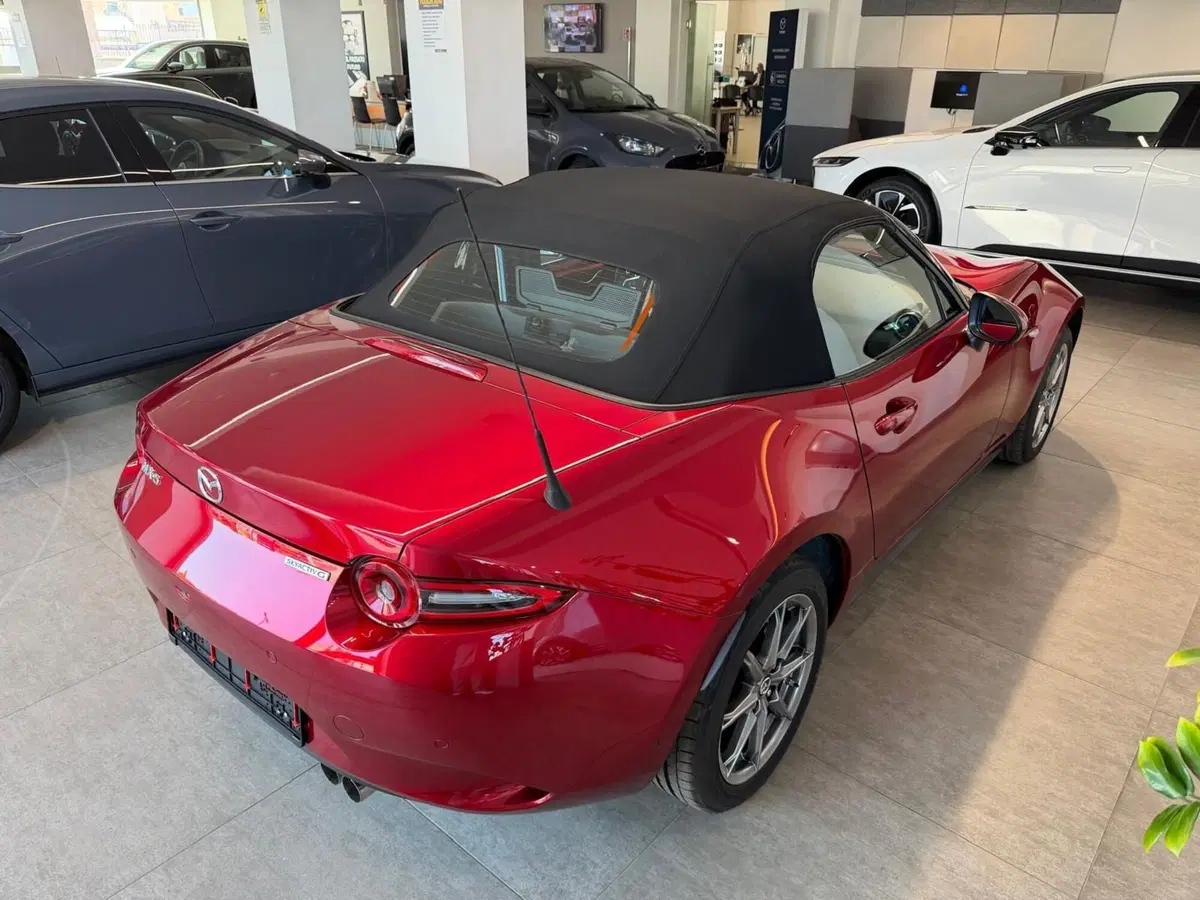 Mazda MX-5 nuova a Napoli (5)