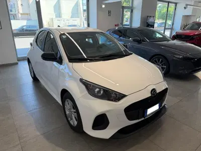 Mazda Mazda2 Hybrid 1.5 VVT e-CVT Full Hybrid Electric Select nuova a Castellammare di Stabia