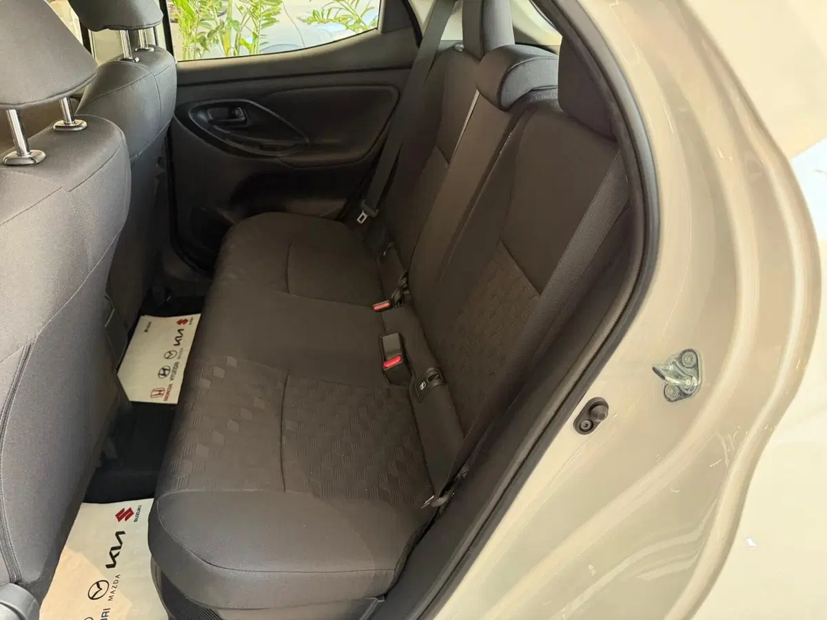 Mazda Mazda2 Hybrid nuova a Napoli (16)