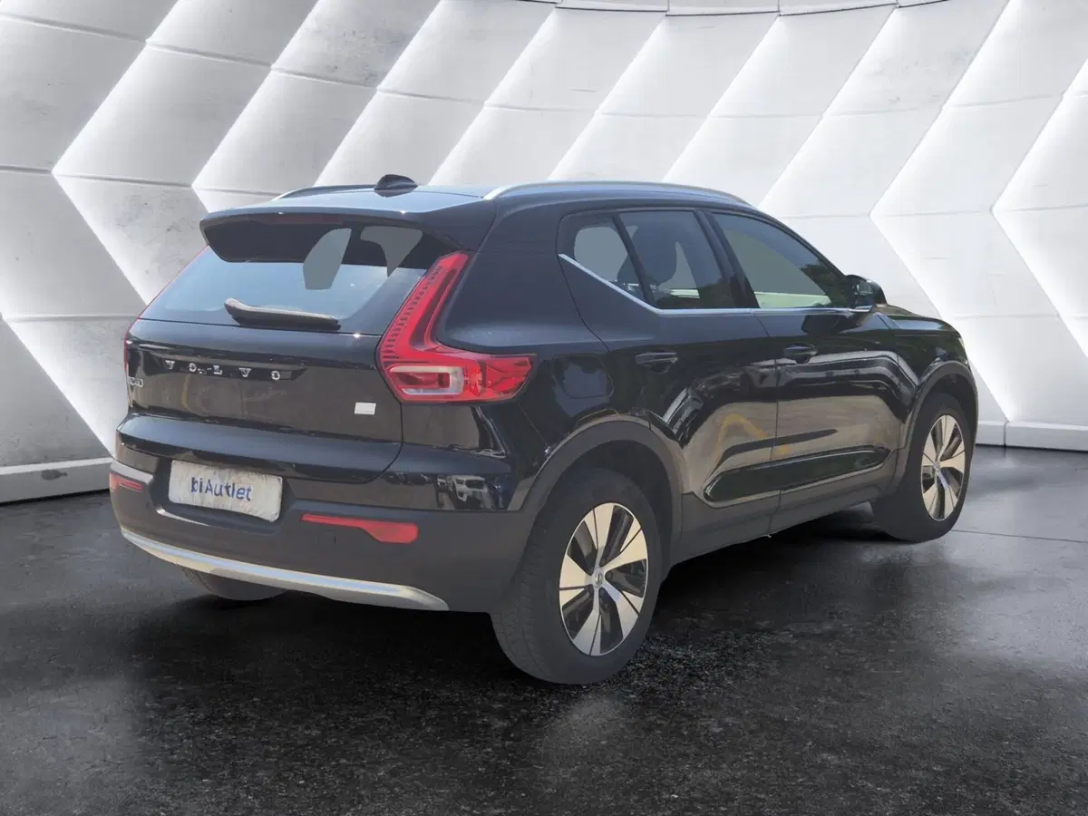Volvo XC40 usata  (4)