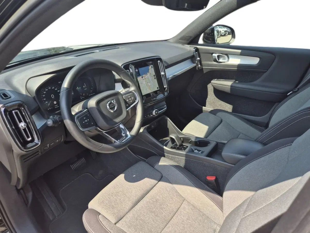 Volvo XC40 usata  (6)