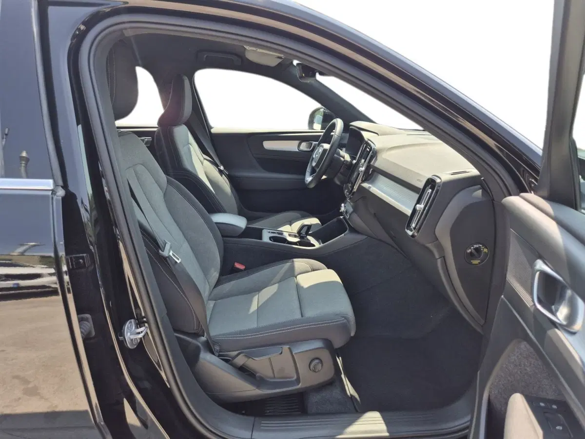 Volvo XC40 usata  (9)