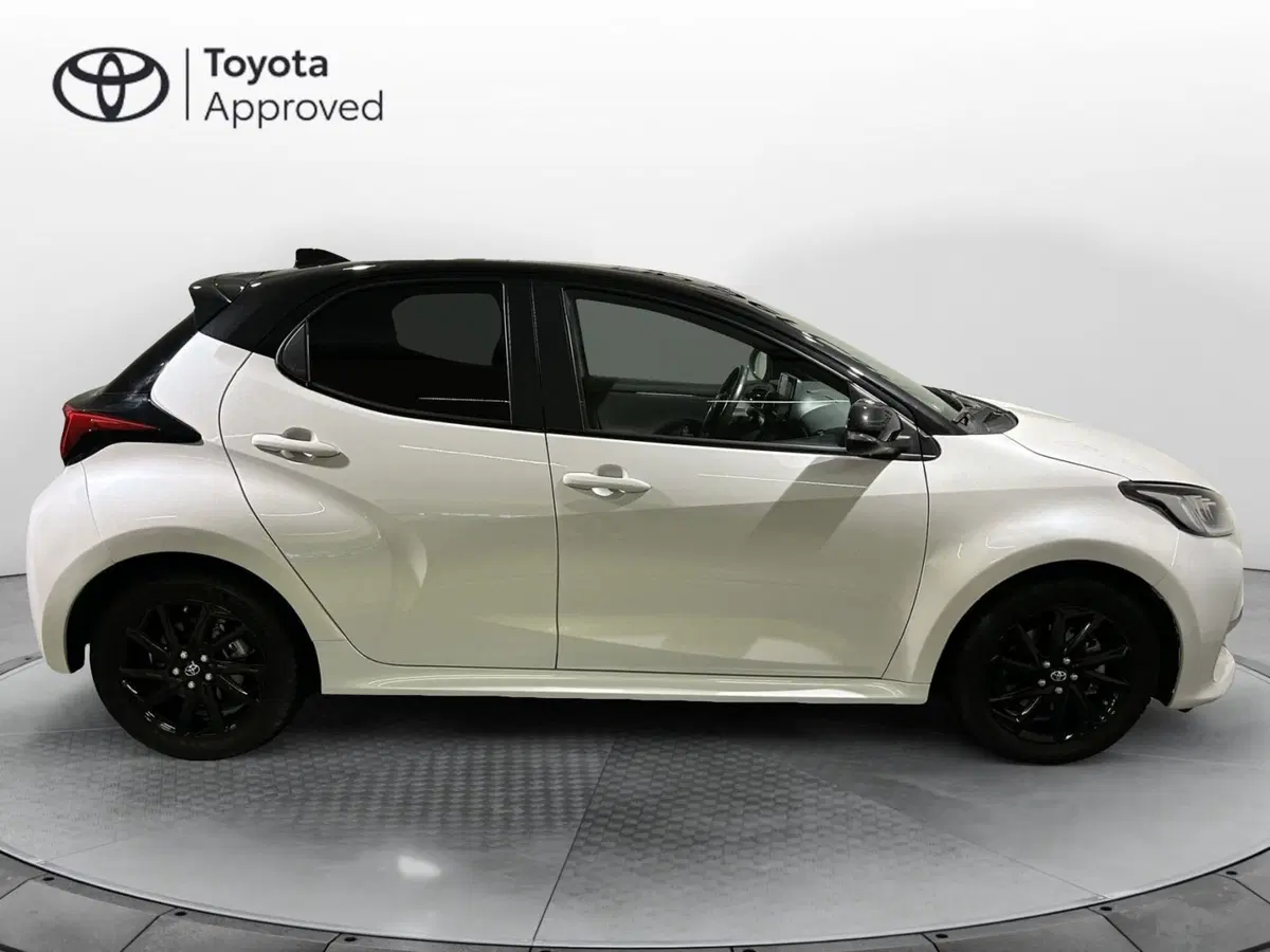Toyota Yaris usata a Milano (14)