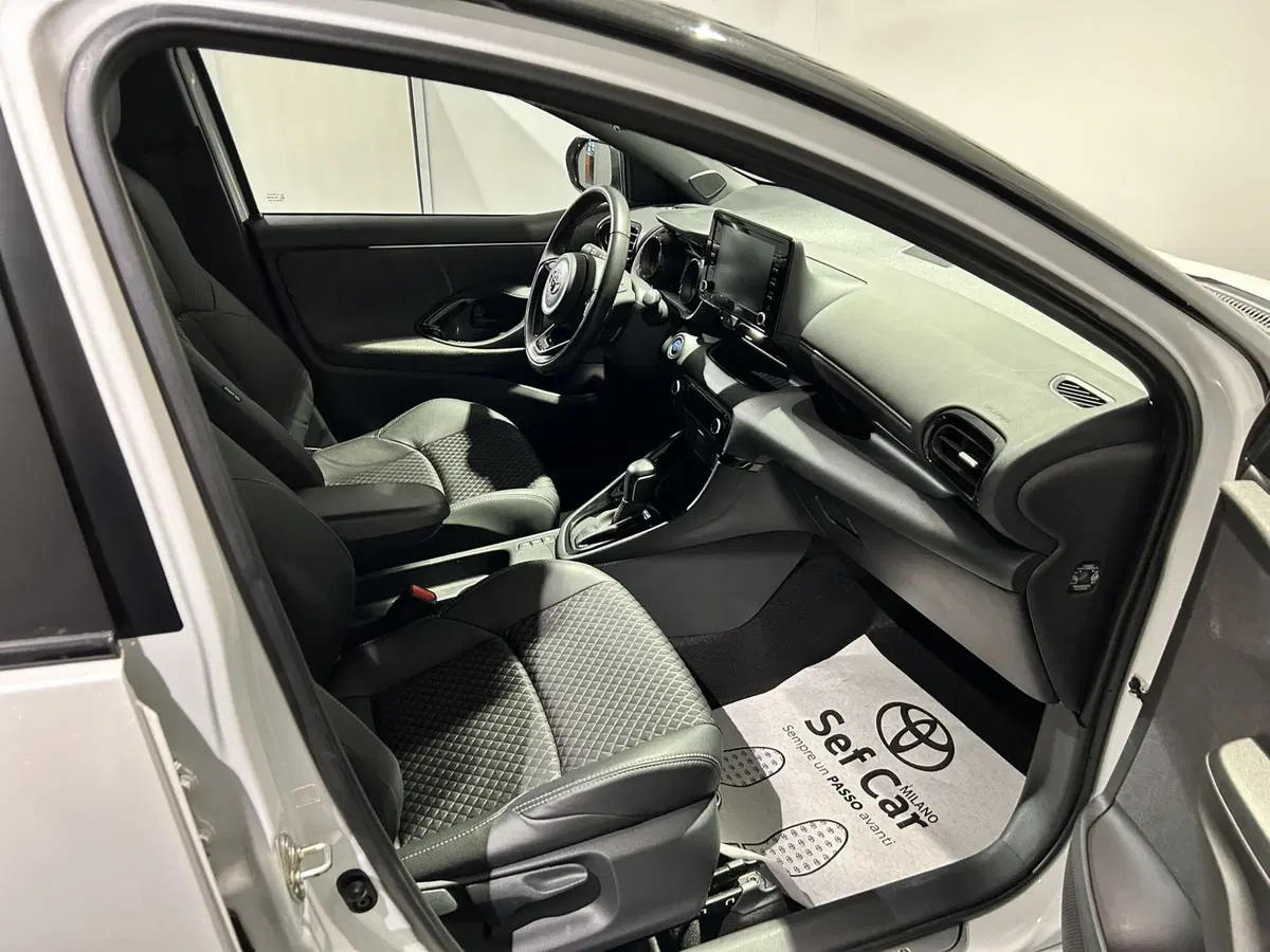 Toyota Yaris usata a Milano (6)