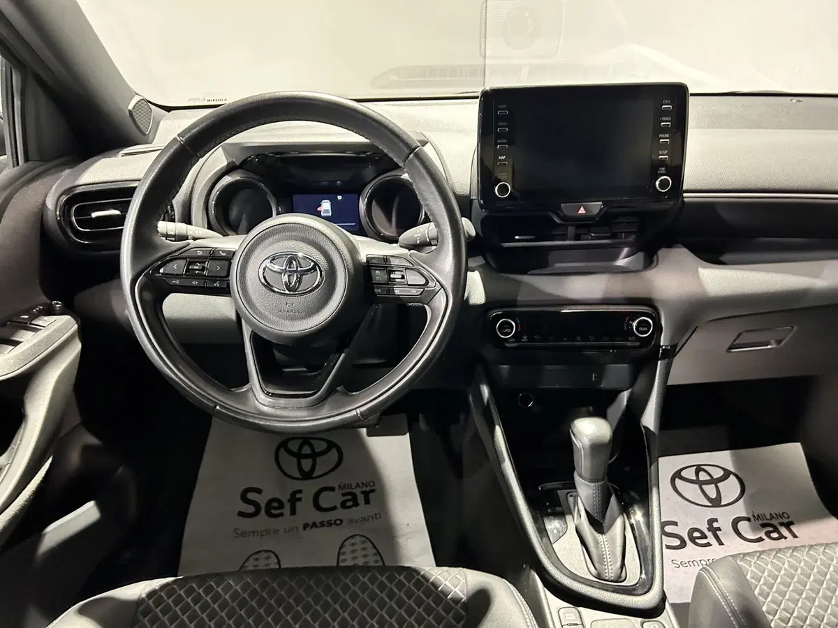 Toyota Yaris usata a Milano (9)